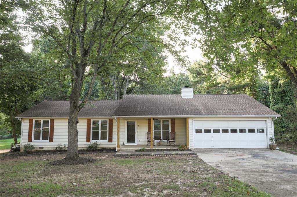 5540 Farm House Ln., Oakwood, GA 30566