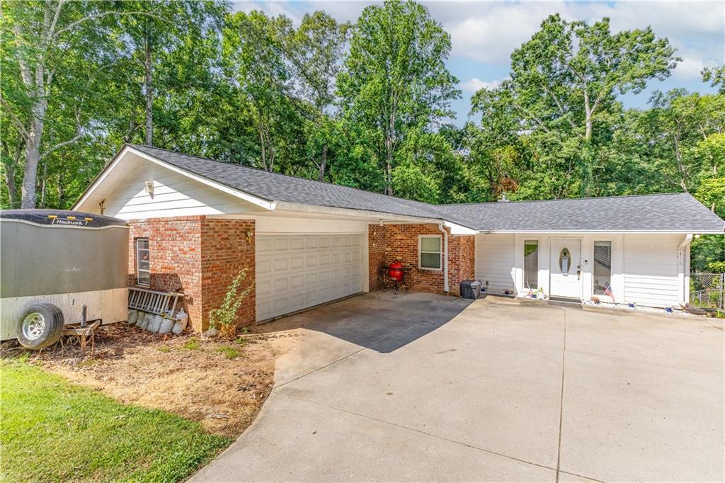5934 Dolvin Ln., Buford, GA 30518