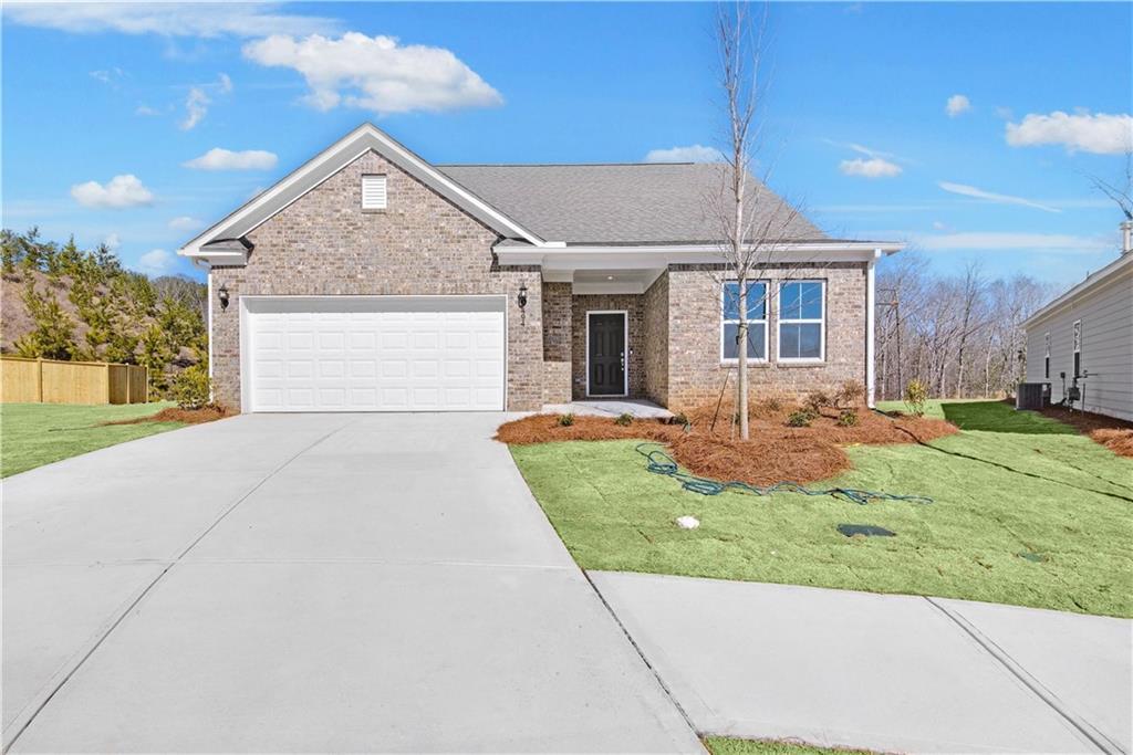 452 Village Ln., Fairburn, GA 30213