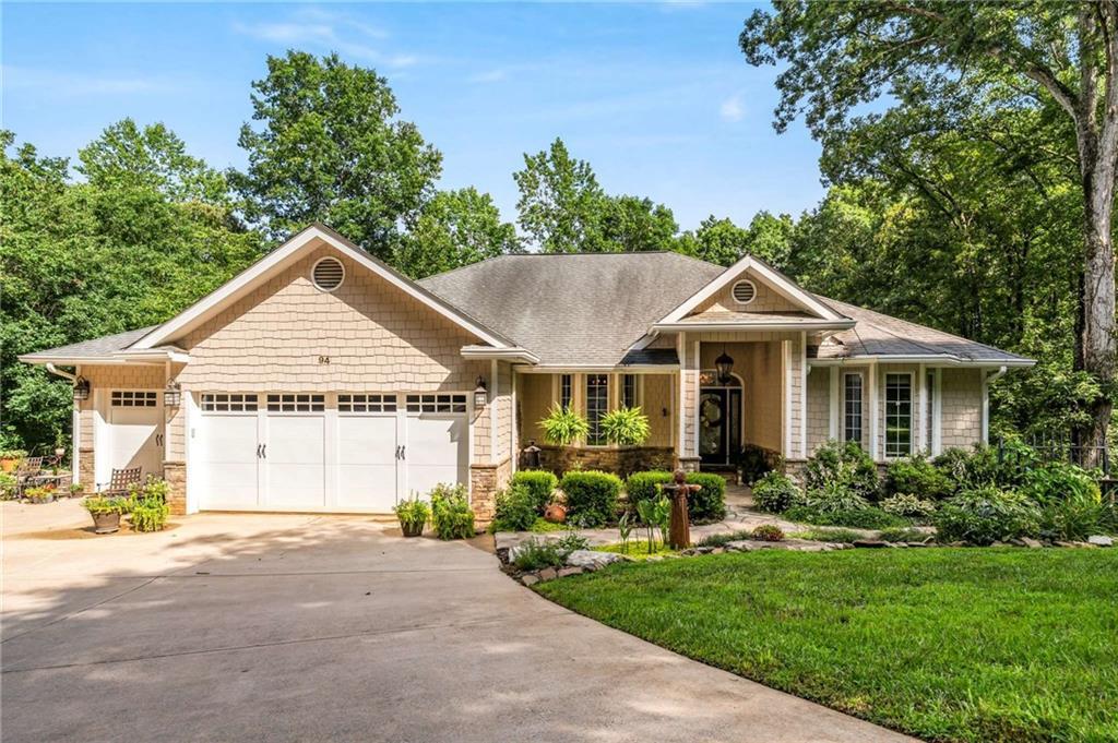 94 Dawson Dr., Dawsonville, GA 30534
