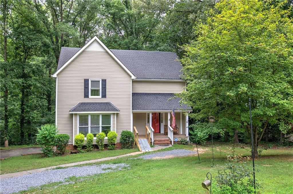 112A Garden Hill Dr., Calhoun, GA 30701