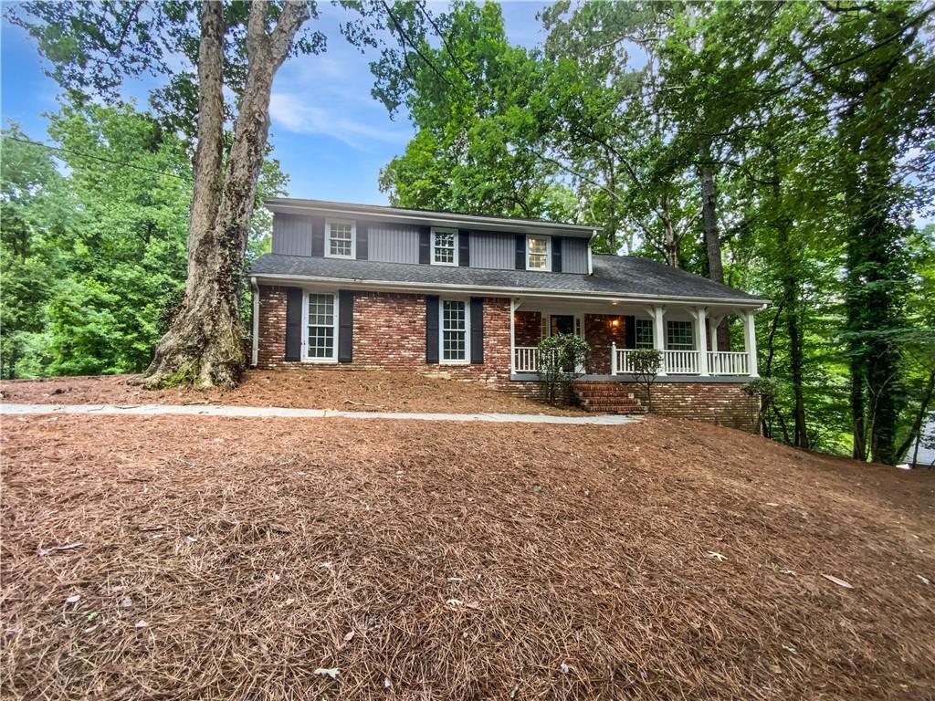 1215 Ridgefield Dr., Roswell, GA 30075