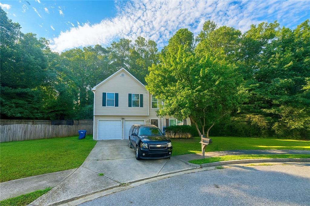 2880 Two Lakes Circle Cir., College Park, GA 30349