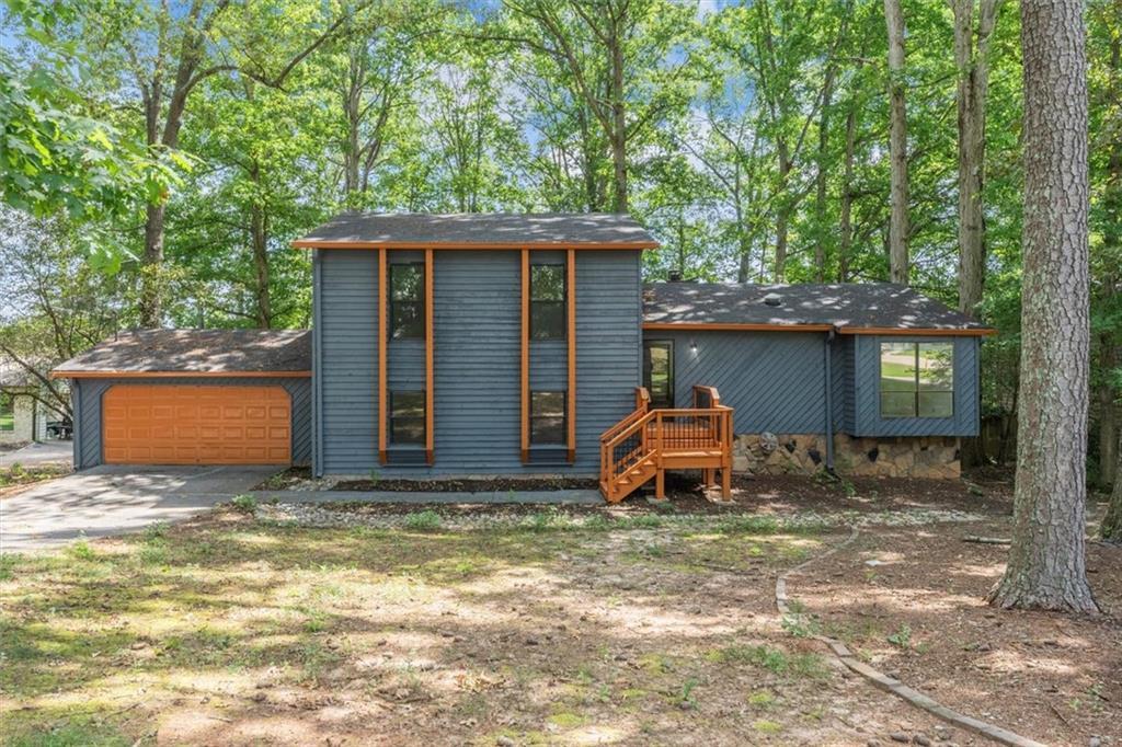 296 Grist Mill Ln., Lawrenceville, GA 30046