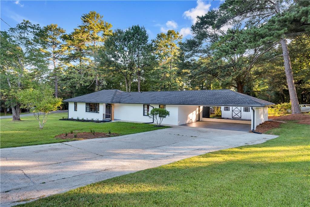 522 Elizabeth Ln., Mableton, GA 30126