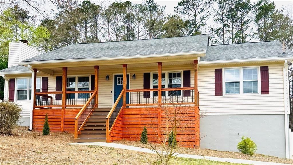 112 Village Ct., Woodstock, GA 30188