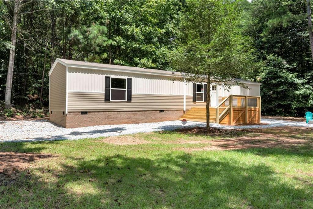 110 Oakwood Rd., Lavonia, GA 30553