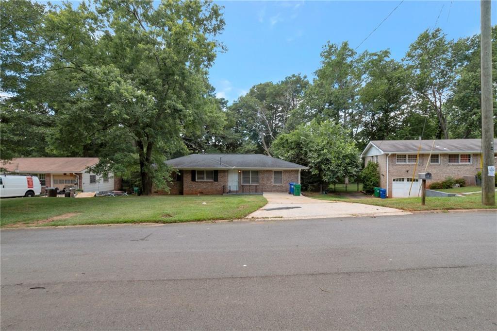 904 Pine Roc Dr., Stone Mountain, GA 30083