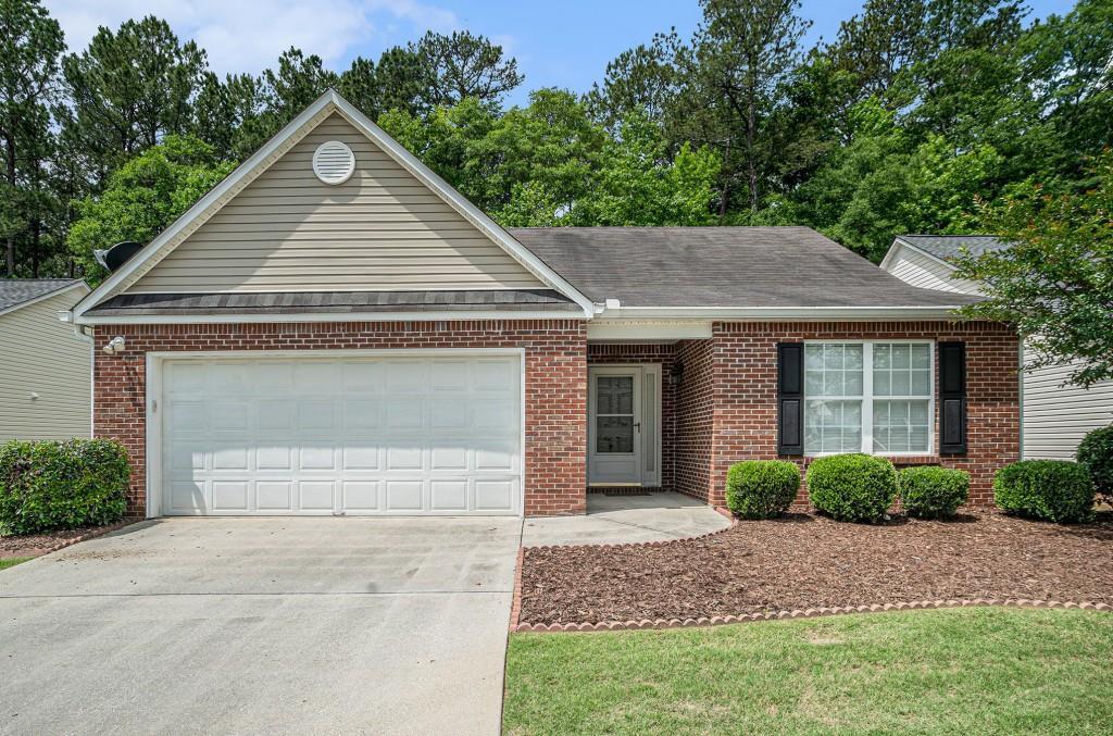 920 Village View Cir., Loganville, GA 30052