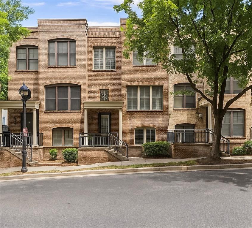 710 Cosmopolitan Dr., Atlanta, GA 30324