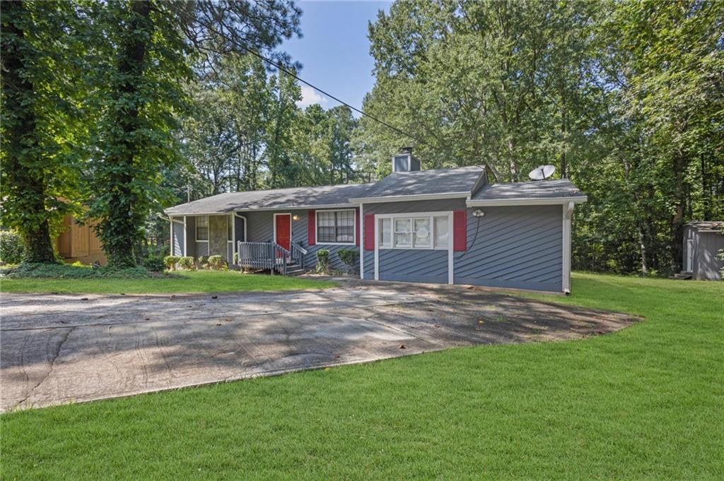 194 Lexington Ct., Riverdale, GA 30274