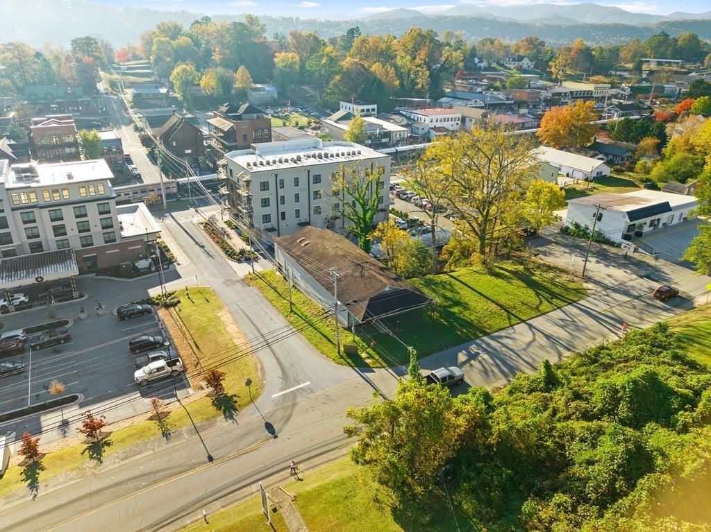 353 W First St., Blue Ridge, GA 30513
