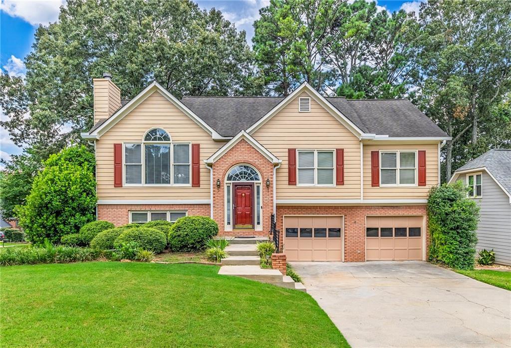 401 Middle Valley Ln., Woodstock, GA 30189