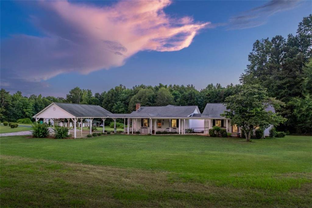2070 Walter Shepherd Rd., Rutledge, GA 30663