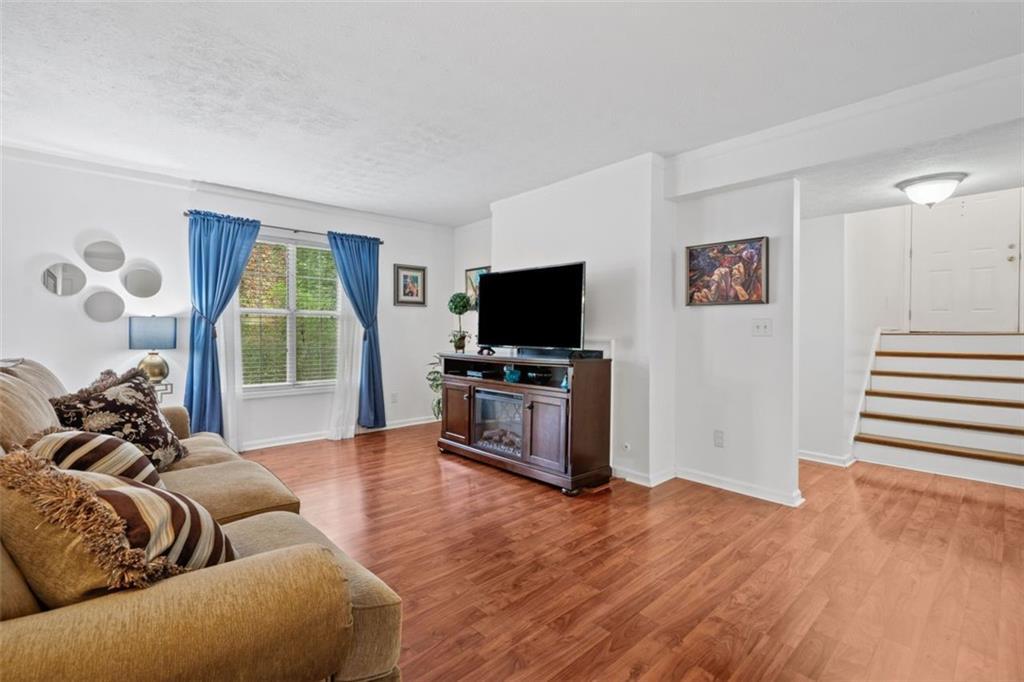 102 Glenleaf Dr., Peachtree Corners, GA 30092