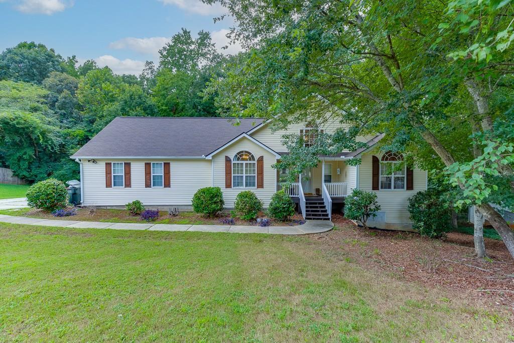 2665 Hidden Creek Dr., Loganville, GA 30052