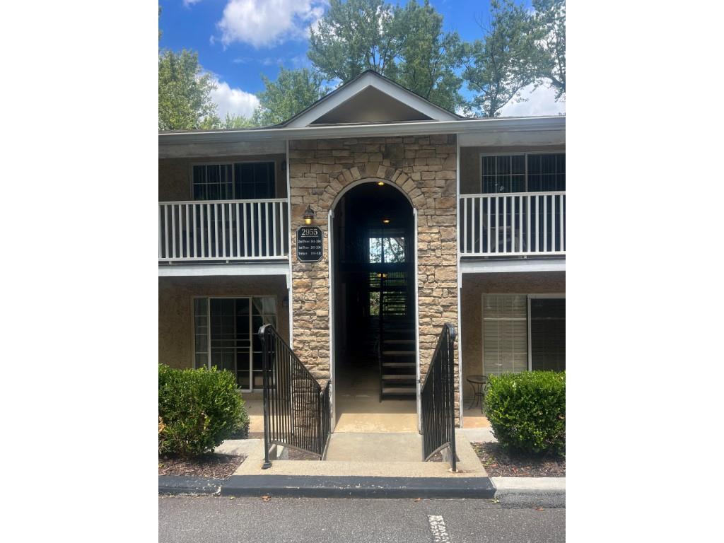 2955 Seven Pines Ln. #201, Atlanta, GA 30339