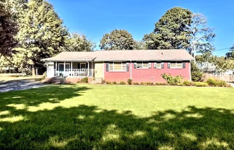 3406 San Antonio Dr., Snellville, GA 30039