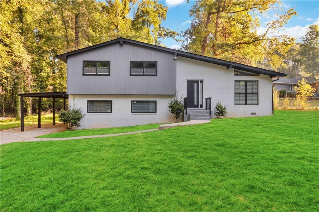 2045 Pine Oak Dr., Atlanta, GA 30310