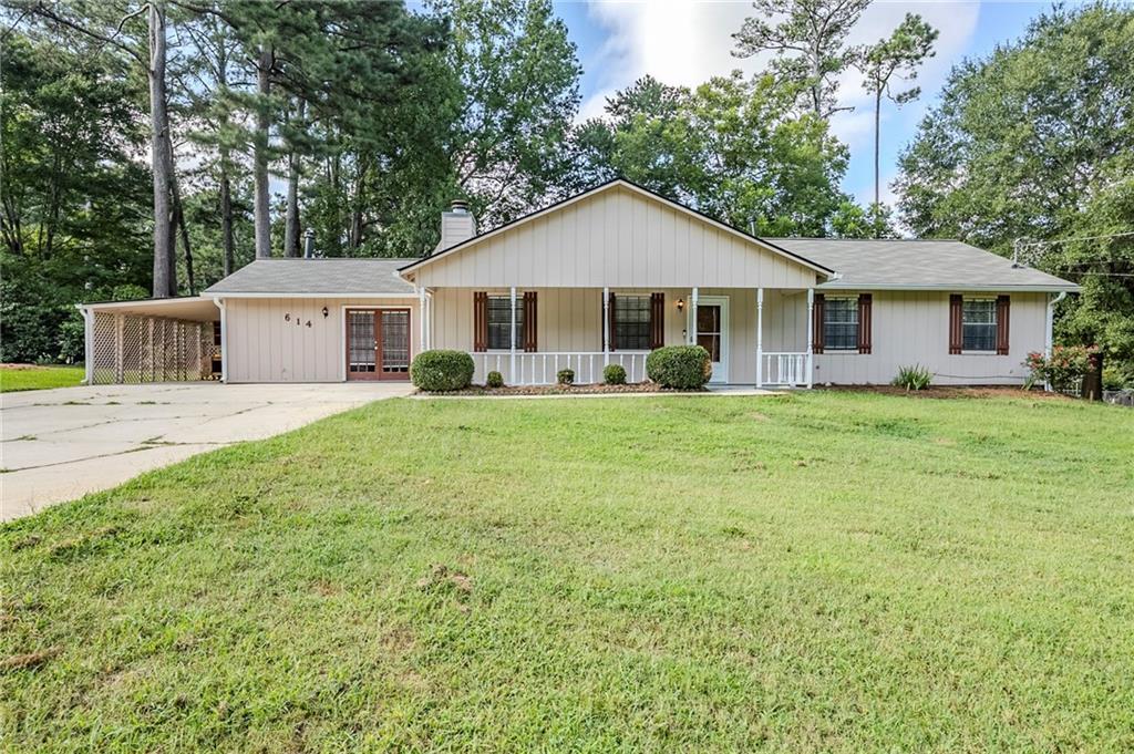 614 Blue Flag Ln., Fairburn, GA 30213