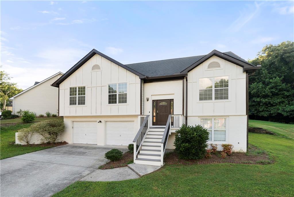 415 Suwanee East Dr., Lawrenceville, GA 30043