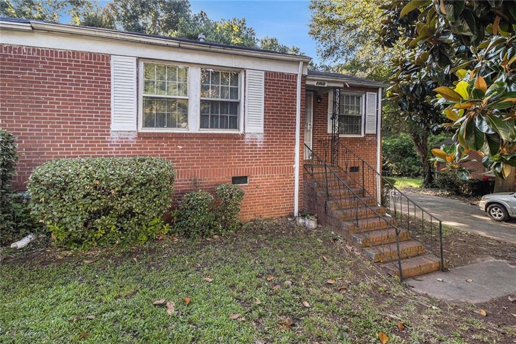 1750 Lisbon Dr., Atlanta, GA 30310