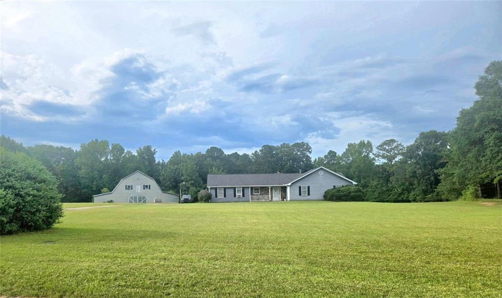 55 Rolling Rd., Social Circle, GA 30025