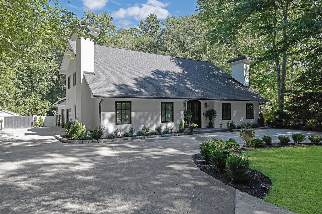 2180 Spalding Dr., Atlanta, GA 30350