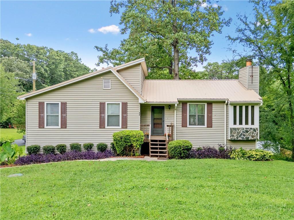629 Silver Trace Ct., Woodstock, GA 30189