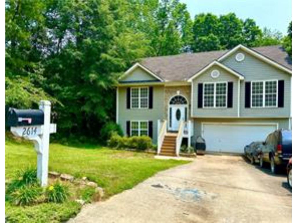 2614 Carolina Ct., Bethlehem, GA 30620