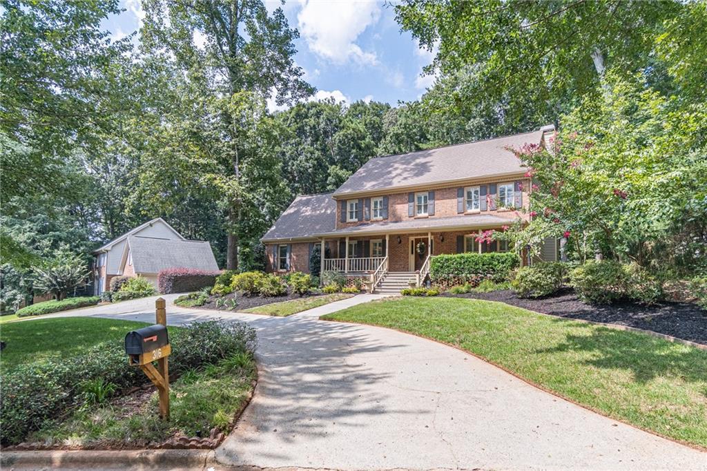 316 Coopers Pond Dr., Lawrenceville, GA 30044
