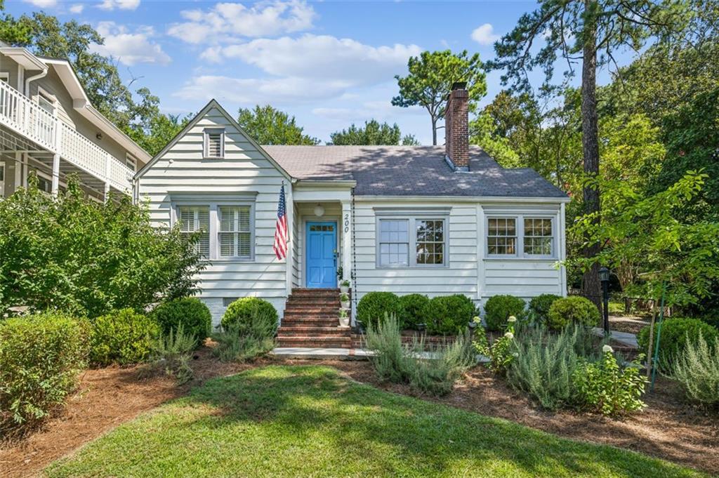 200 Eureka Dr., Atlanta, GA 30305