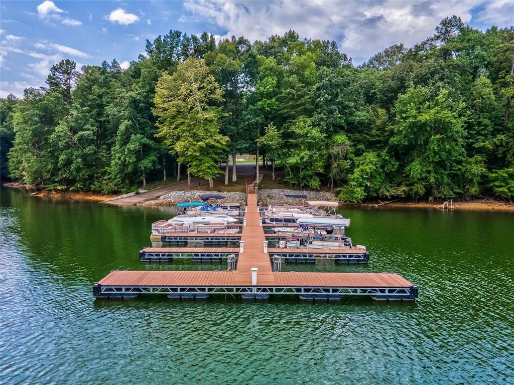 6421 Honeysuckle Ln., Gainesville, GA 30506
