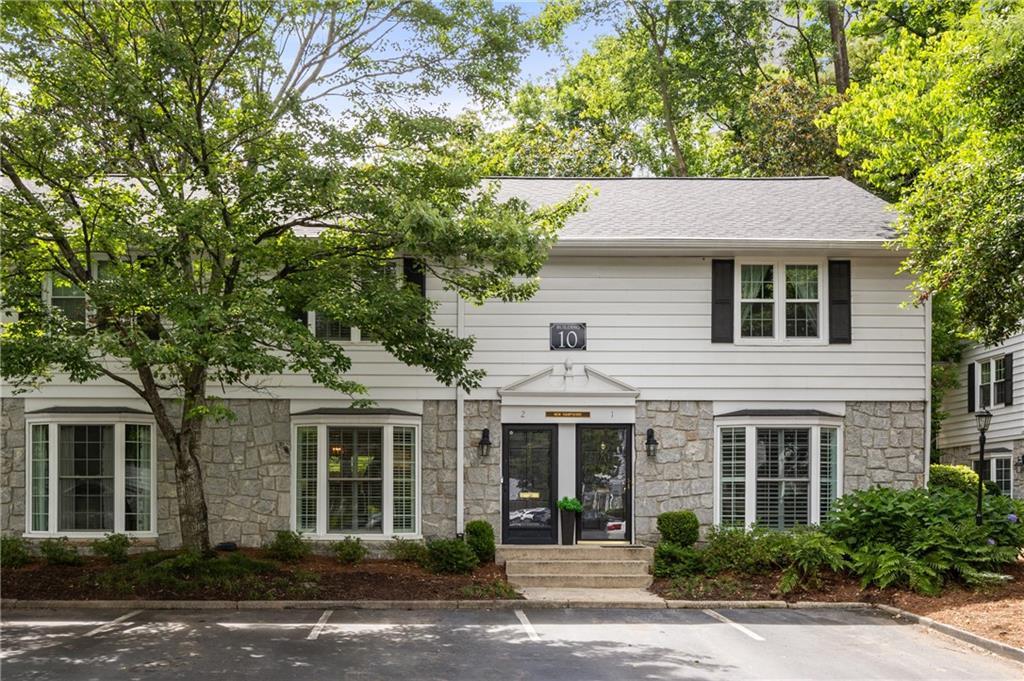 136 Peachtree Memorial Dr. #NH2, Atlanta, GA 30309