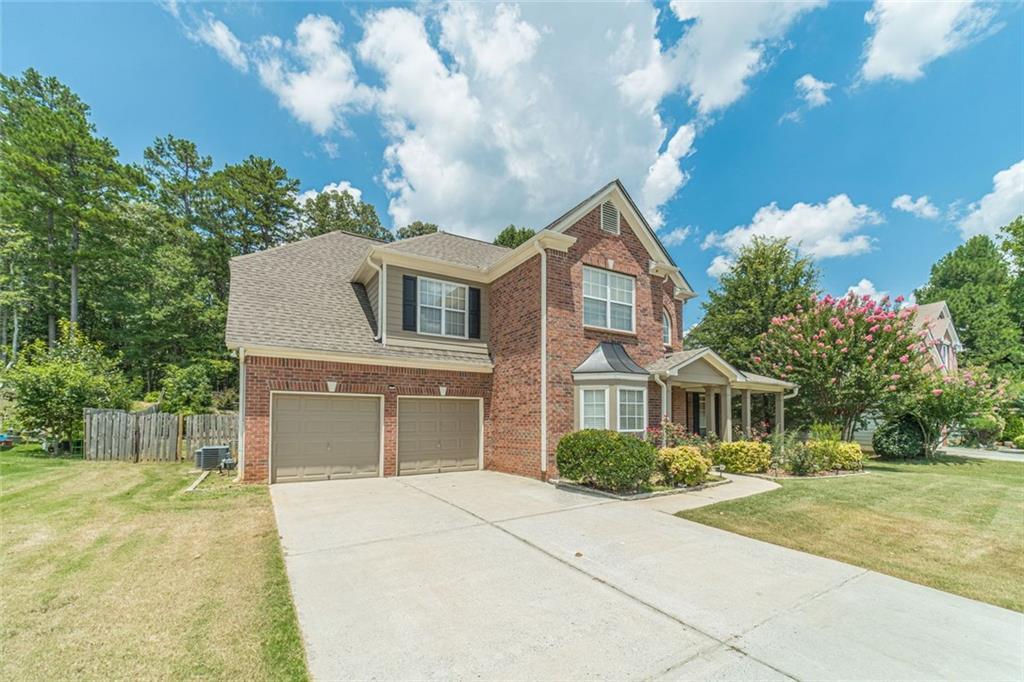 382 Leggett Oaks Ln., Lawrenceville, GA 30043
