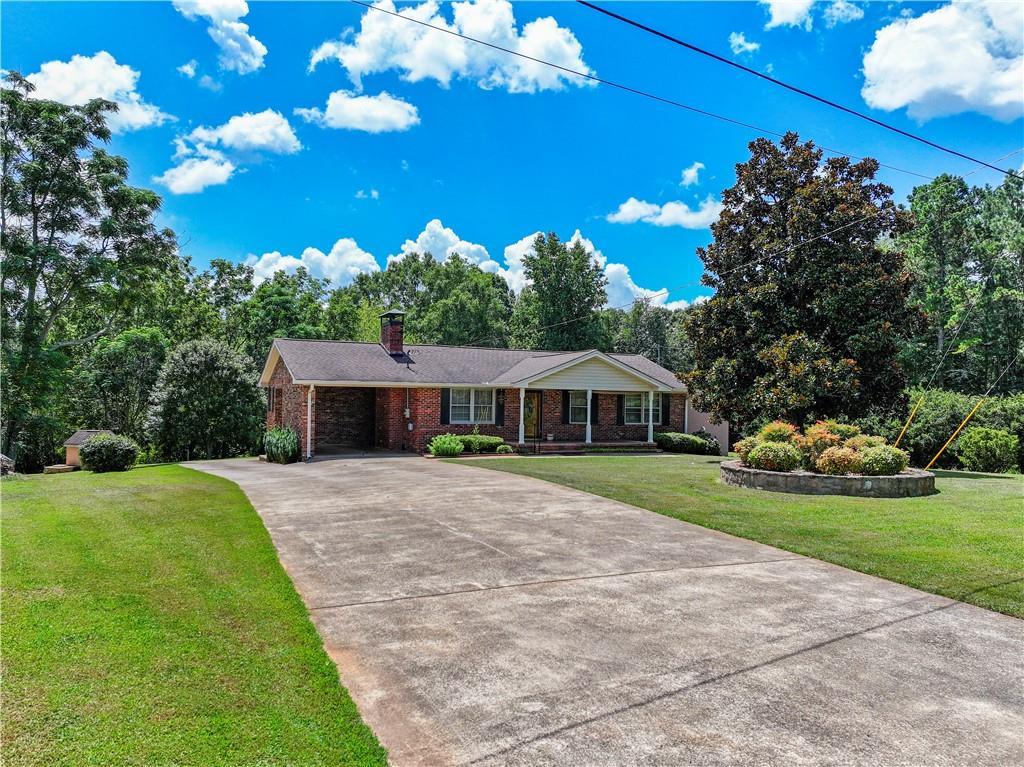 5273 Bogus Rd., Gainesville, GA 30506