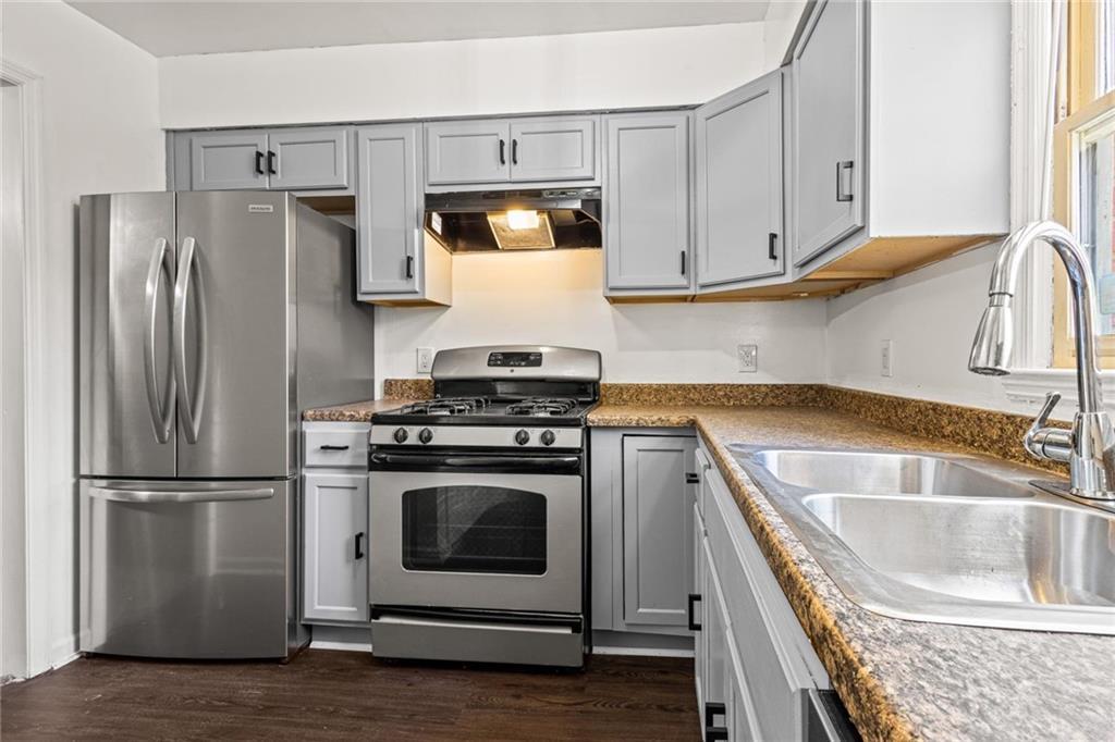 4698 Shumate Dr., Stone Mountain, GA 30083