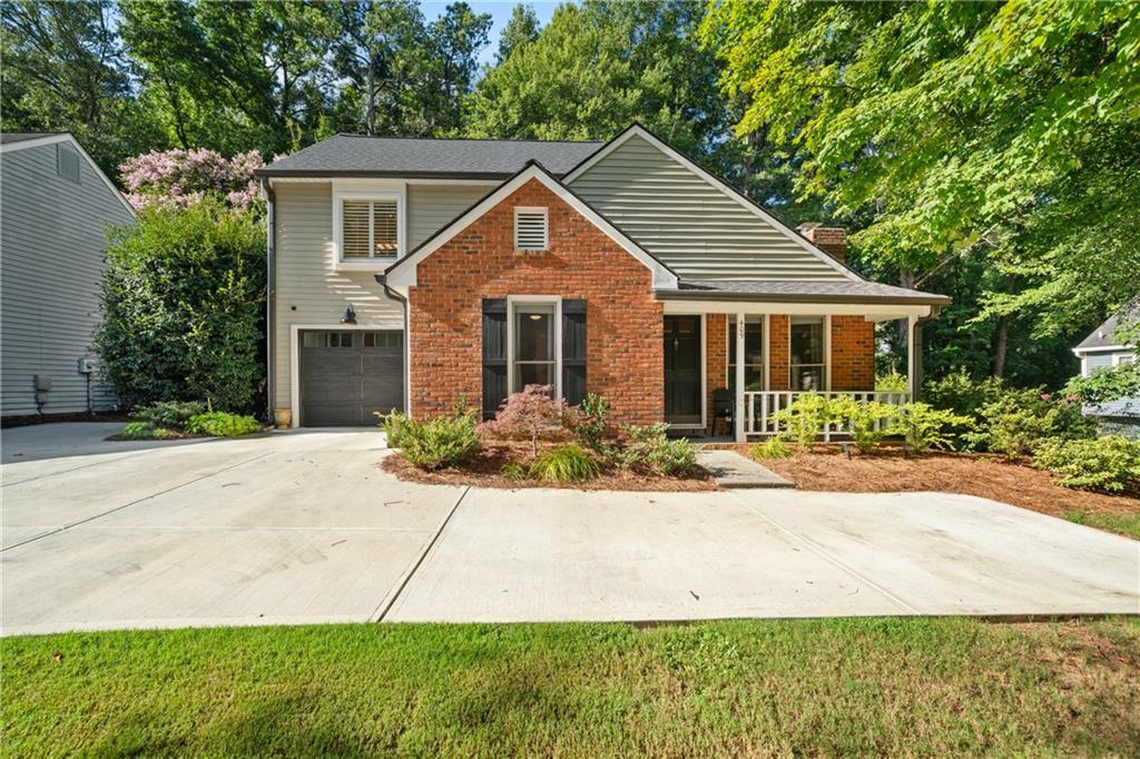 409 Roswell Green Ln., Roswell, GA 30075