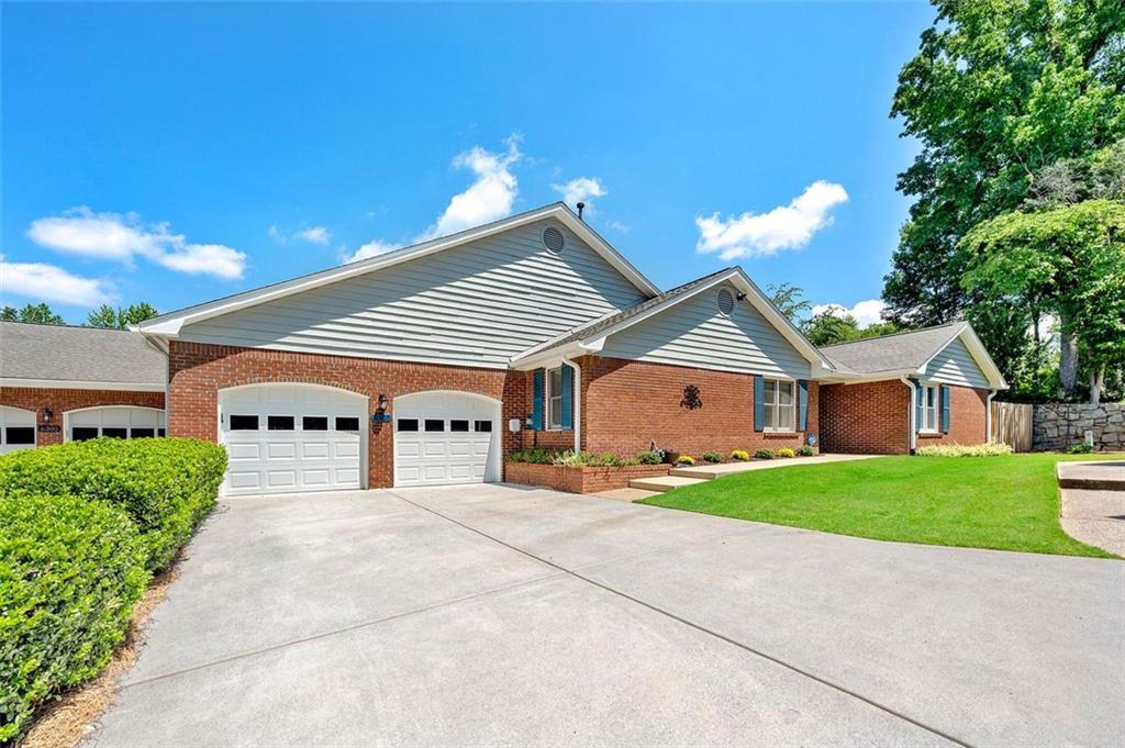 6307 Deerings Hollow, Peachtree Corners, GA 30092