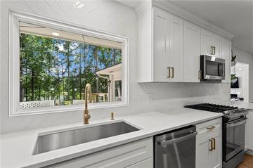 1673 Clearview Dr., Acworth, GA 30102