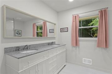 1673 Clearview Dr., Acworth, GA 30102