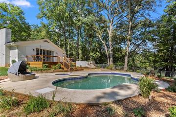 1673 Clearview Dr., Acworth, GA 30102