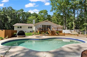 1673 Clearview Dr., Acworth, GA 30102