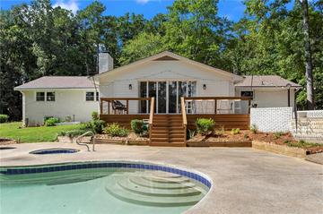 1673 Clearview Dr., Acworth, GA 30102