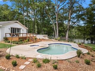 1673 Clearview Dr., Acworth, GA 30102