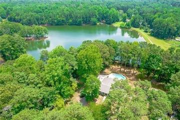 1673 Clearview Dr., Acworth, GA 30102