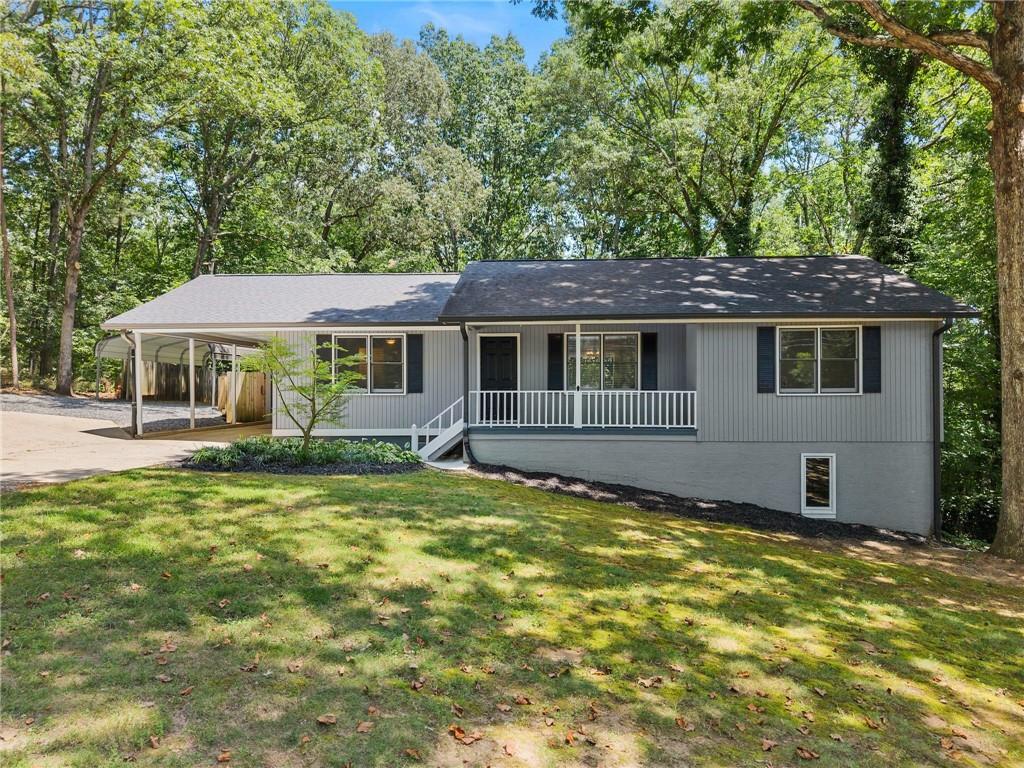 3651 Greencrest Rd., Gainesville, GA 30506