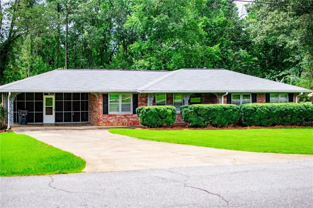 1711 Seayes Rd., Mableton, GA 30126