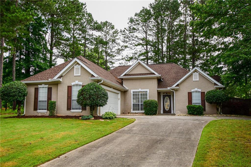 17 Kingsbrook Ln., Newnan, GA 30265