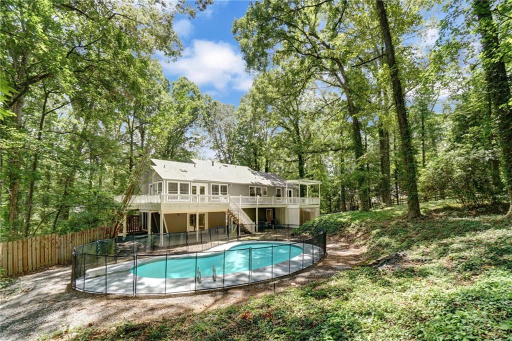 10520 Shallowford Rd., Roswell, GA 30075